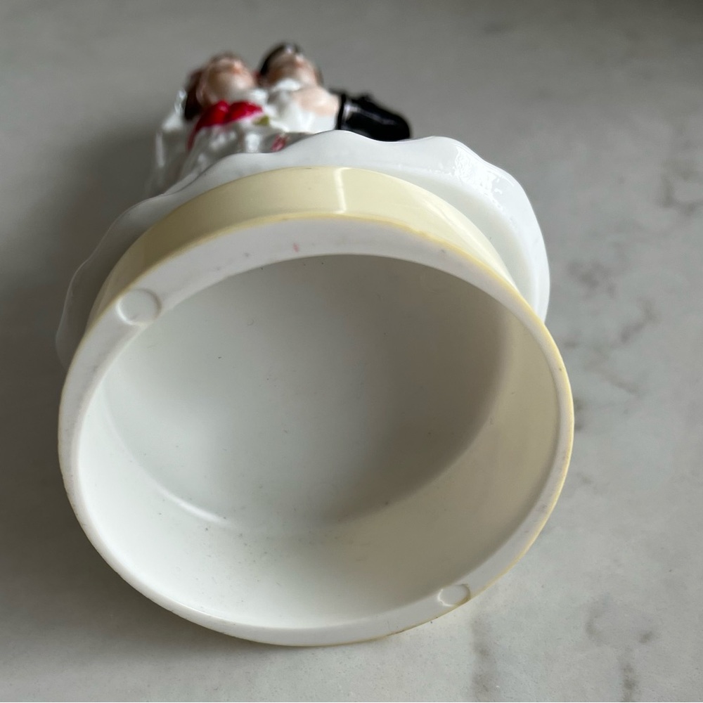 Vintage Bride and Groom Wedding Cake Topper - Picture 9 of 10